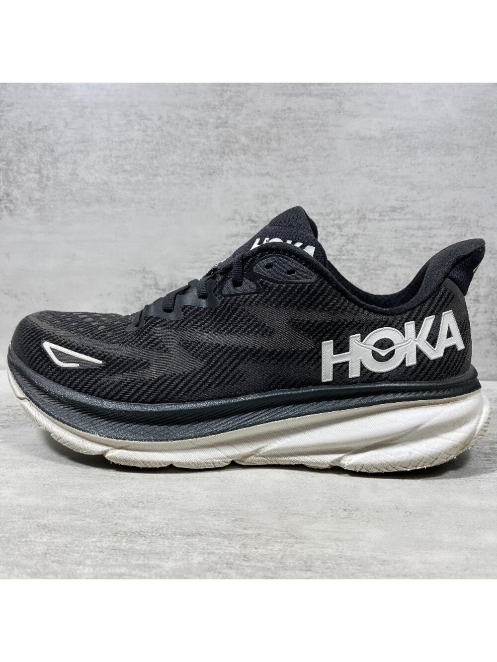 Hoka One One Clifton 9 Running Shoes - Men's Size 11 - Black